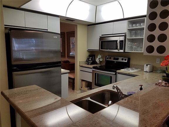 5th image of 1416 Coral Oak Ln