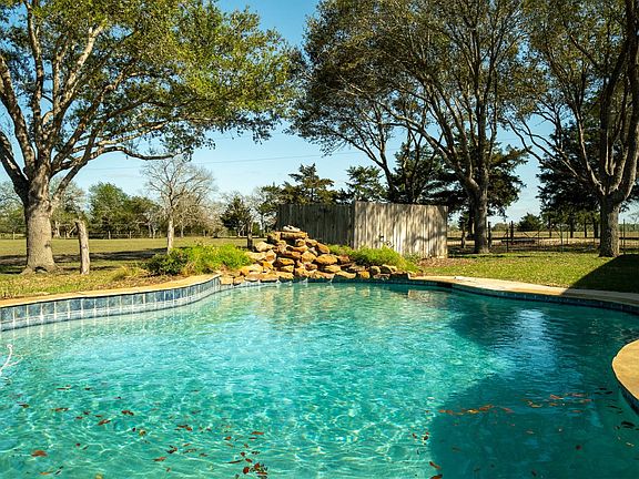 3rd image of 2346 Bruno Rd