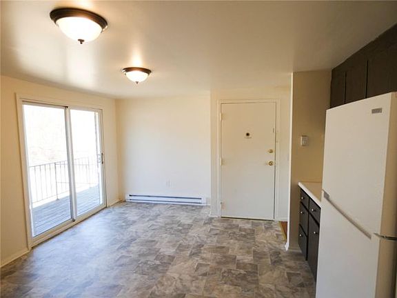 3rd image of 703 Parr Meadow Dr #7C