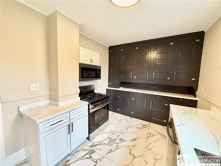 148 Maple St — Photo 4