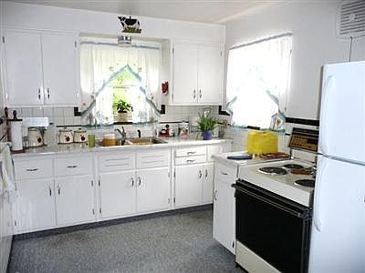 4th image of 6400 Aspen Way
