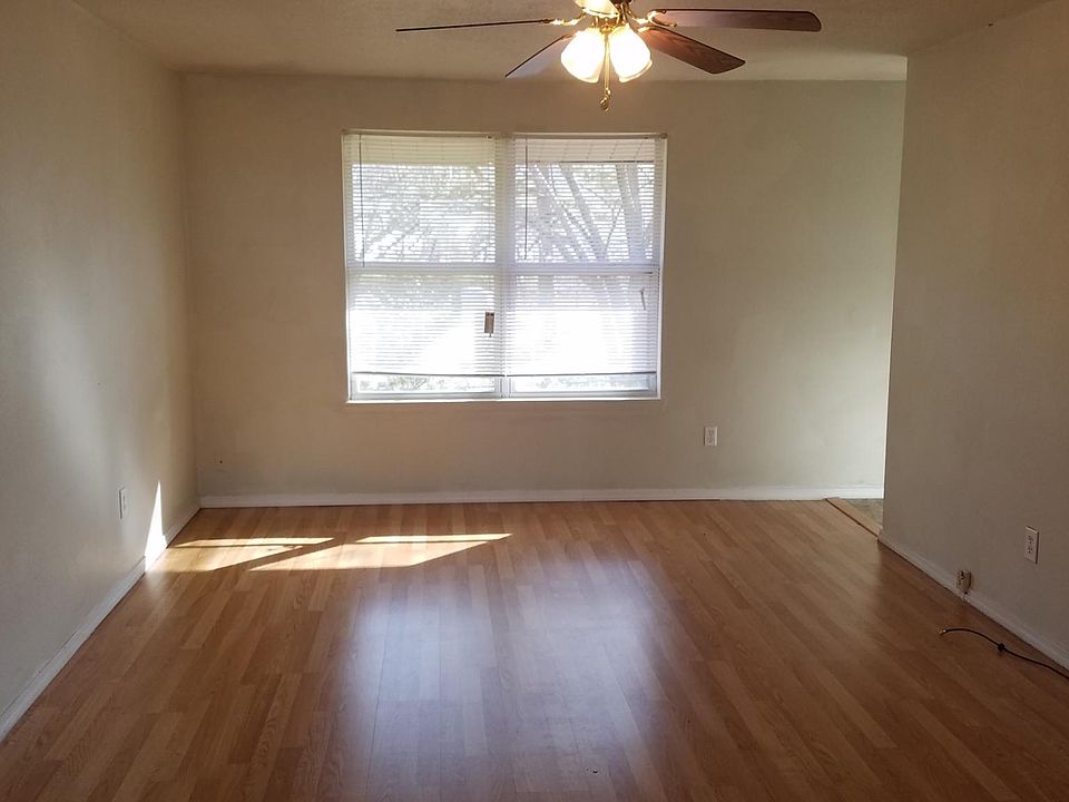 1st image of 108 Brandiles Ln