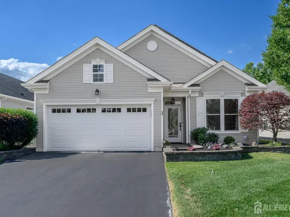 33 Heath Ln, Jackson, NJ 08527