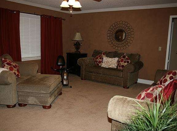 2nd image of 1011 Oriole Dr