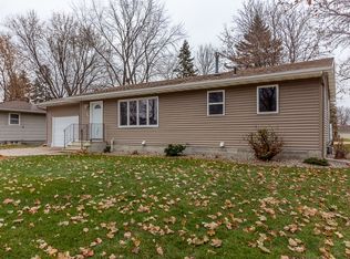 109 Shamrock Dr, Mankato, MN 56001