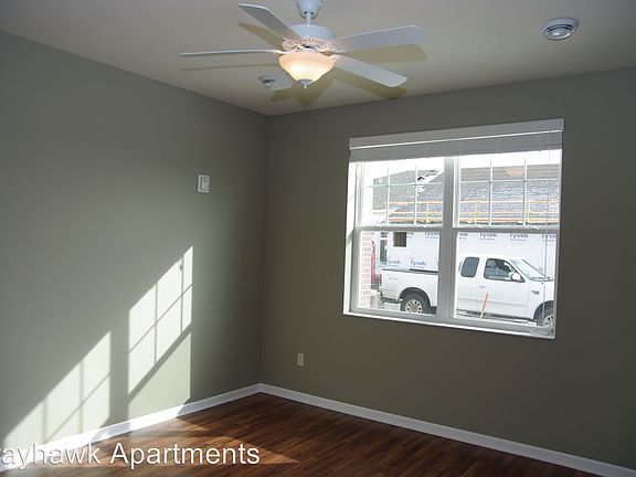 3rd image of 2811 Talon Dr Unit 101
