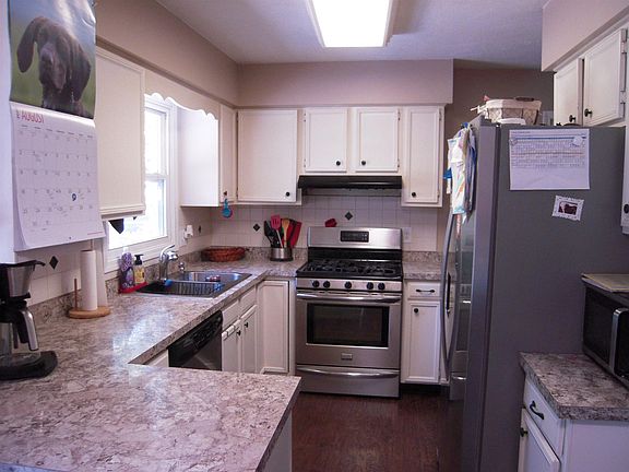 5th image of 22259 Woodside Dr