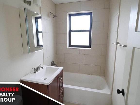 4th image of 4040 N Ashland Ave #3WMB