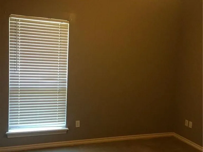 1828 Cedar Creek Ct — Photo 4