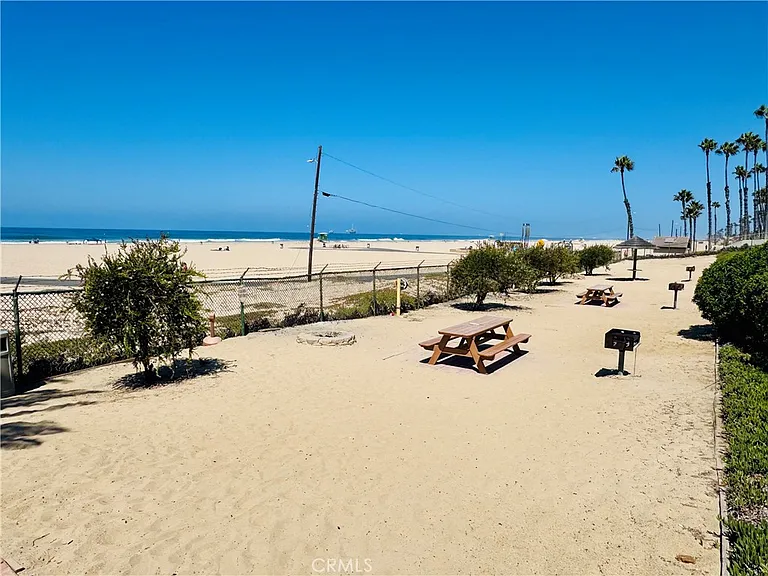 711 Pacific Coast Hwy #206 — Photo 24