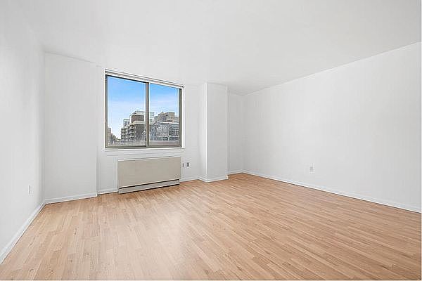 1st image of 250 E 30th St APT 9E