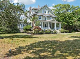 90 Thompson Avenue, Babylon, NY 11702