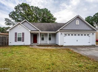 1314 Old Folkstone Rd, Sneads Ferry, NC 28460