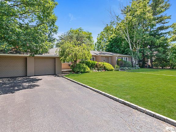 2nd image of 25 Linden Lane