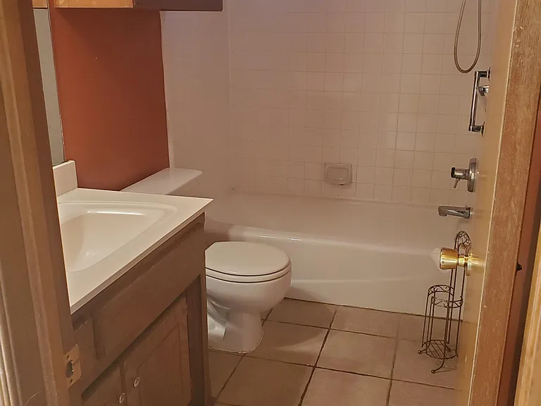 1512 Louis Scott St — Photo 4