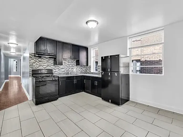 8241 S Maryland Ave #2 — Photo 8