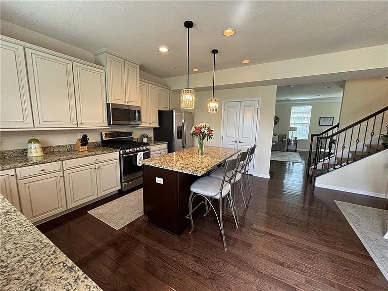 607 Shelley Ln — Photo 18