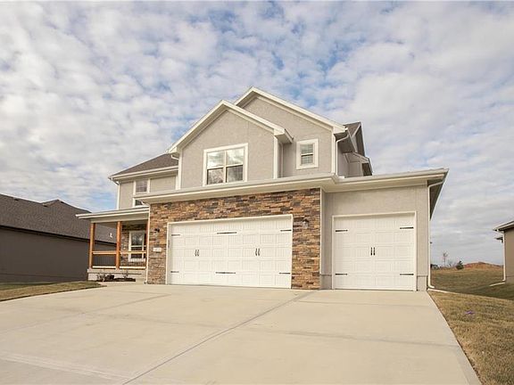 3rd image of 1408 Red Oak Ct
