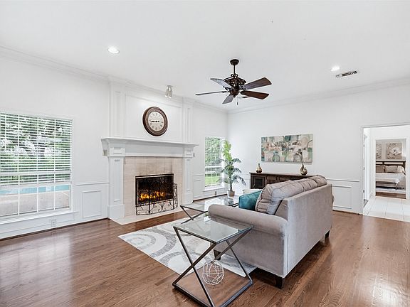 3rd image of 137 Lakeview Dr