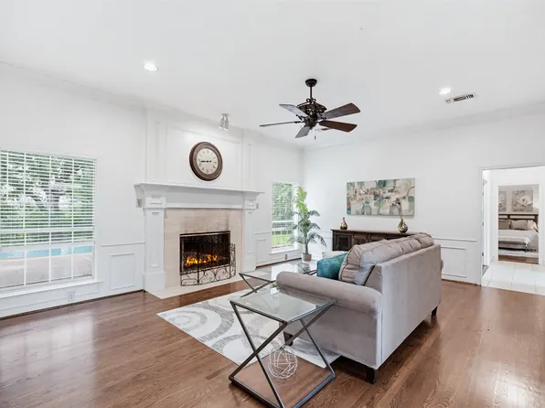 137 Lakeview Dr, Aledo, TX 76008