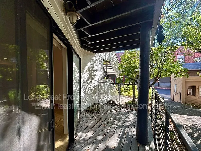 720 NW Naito Pkwy #D22 — Photo 23