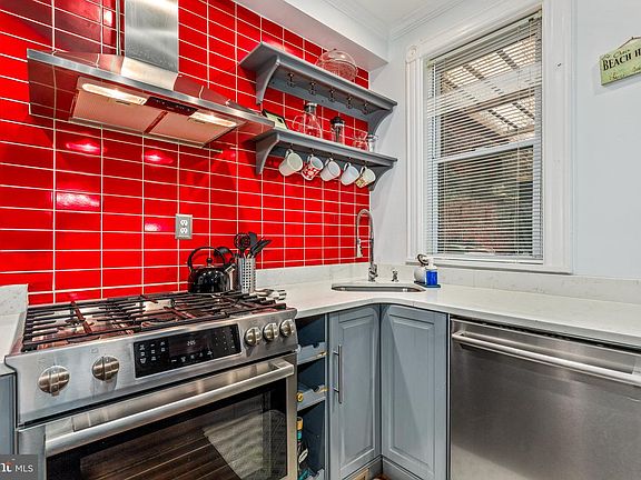 5th image of 502 G St NE
