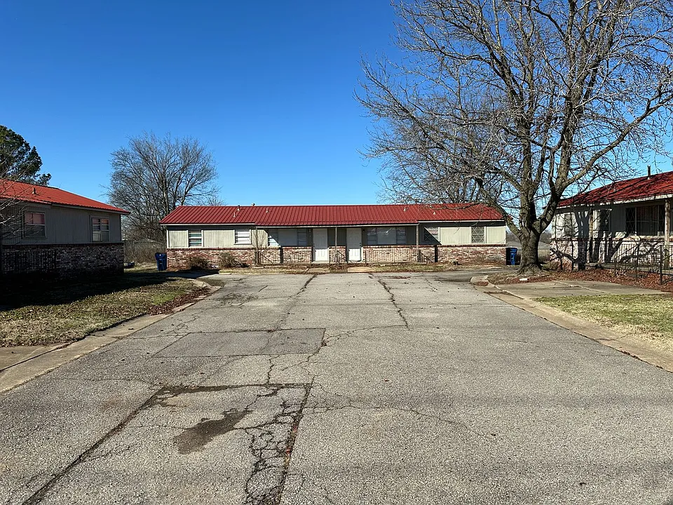 8022 Highway 271 S #D