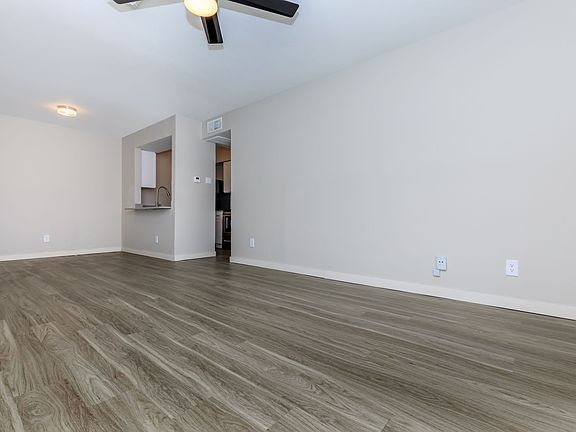 3rd image of 707 Washington Dr #4888948