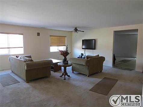 5th image of 13086 Cerritos Ct