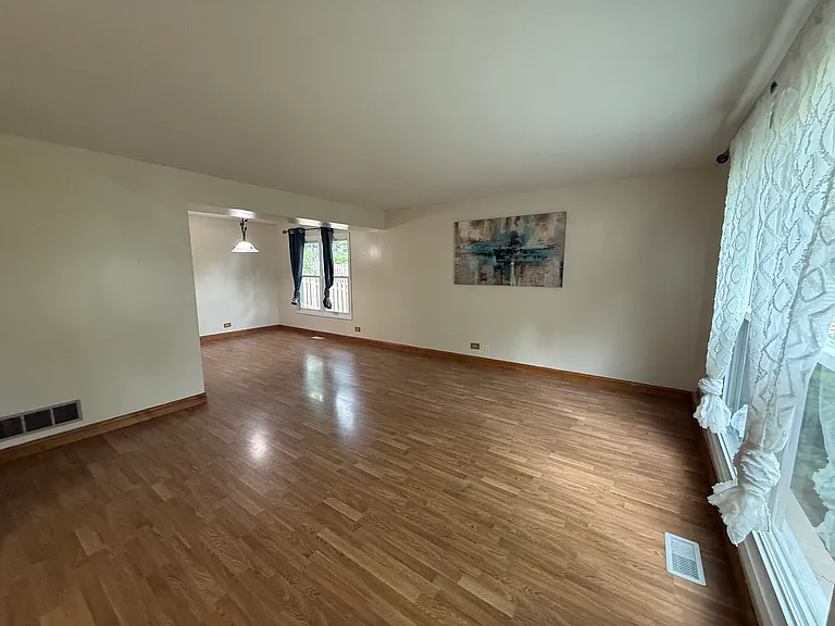 417 Bristol Way — Photo 2