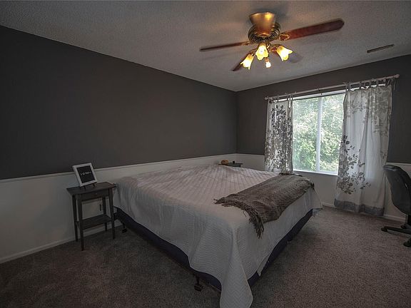 4th image of 9646 Yukon Way