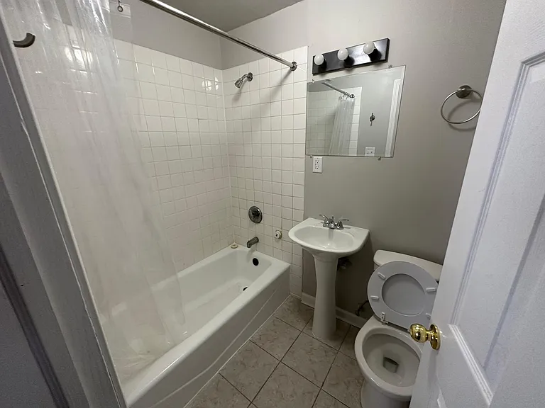 564 N Indiana Ave #1-2-8 — Photo 18