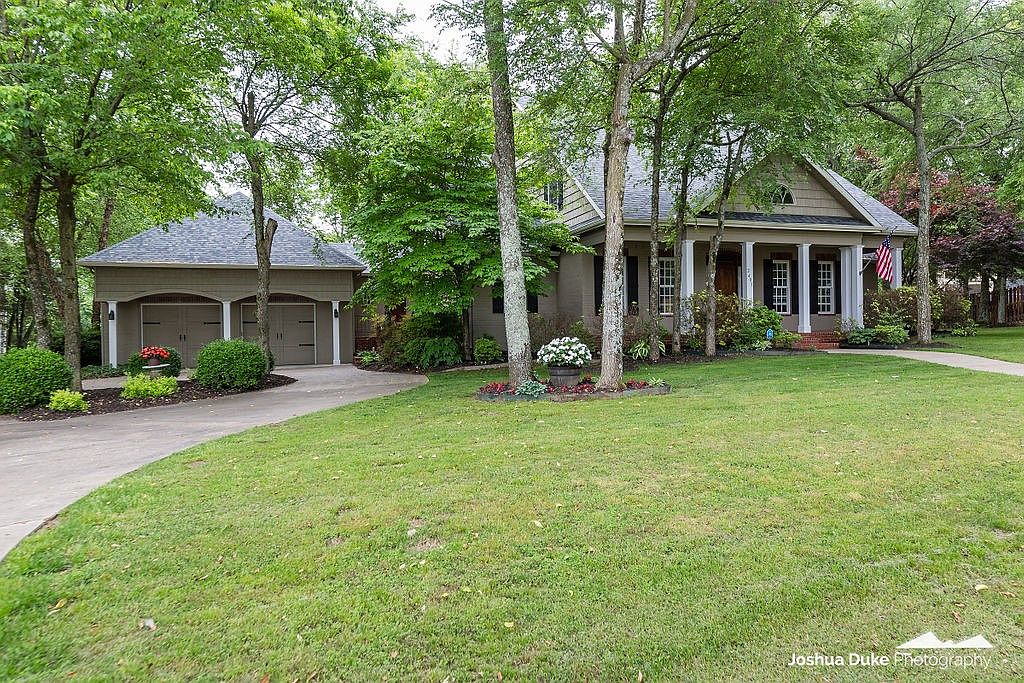 2403 E Whispering Oaks Ln, Fayetteville, AR 72701 Zillow