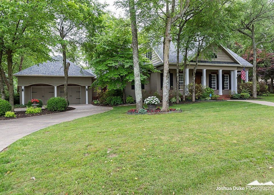 2403 E Whispering Oaks Ln, Fayetteville, AR 72701 Zillow