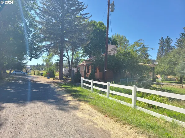 80107 Pioneer St, Wamic, OR 97063