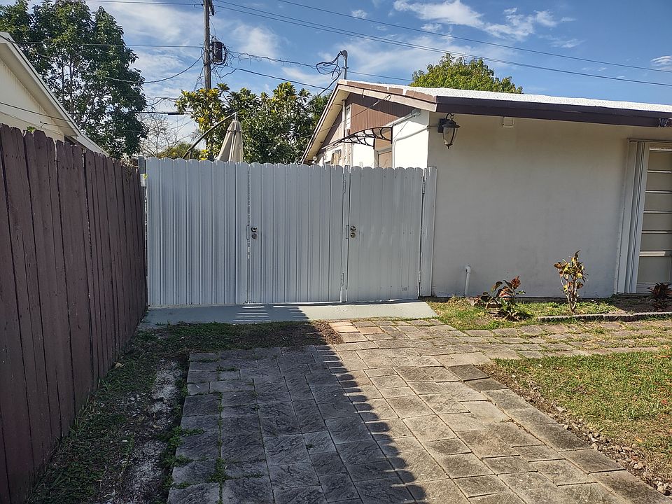 1st image of 19400 Lenaire Dr #2