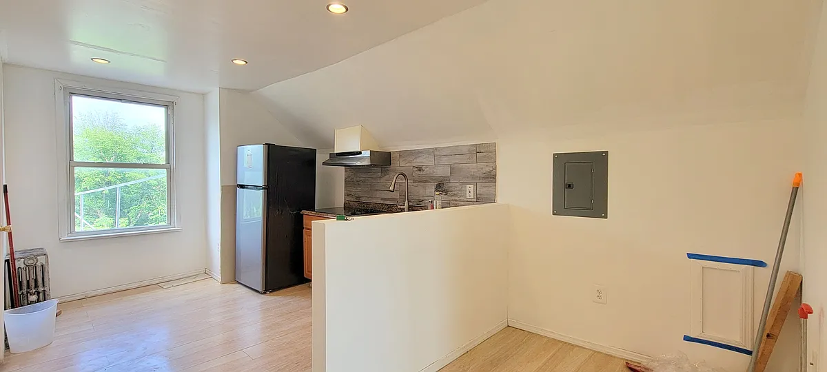 Building Photo - 209-211 Sylvan Ave #3