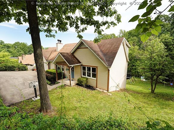 2nd image of 6 Hillcrest Dr E