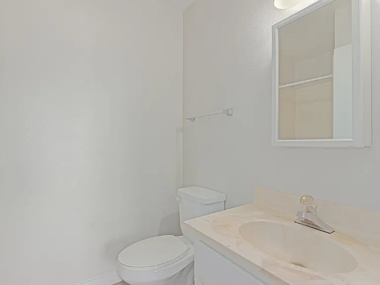 11002 N 15th Ave #4 — Photo 24