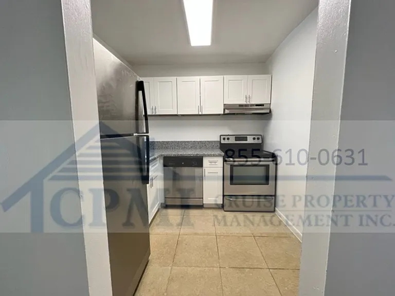 Colonial Village - 7550 Stirling Rd — Photo 49