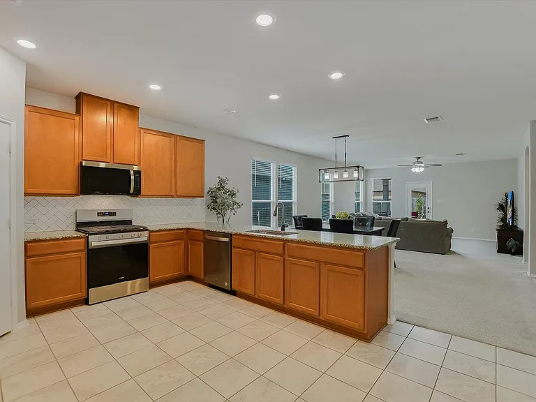 7932 Gato Ln — Photo 6
