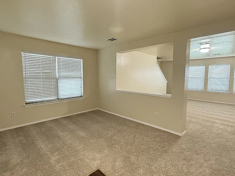 4105 Kings Canyon Dr — Photo 4
