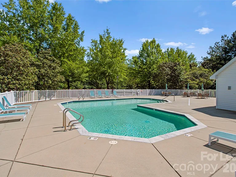148 Mangum Cir — Photo 36