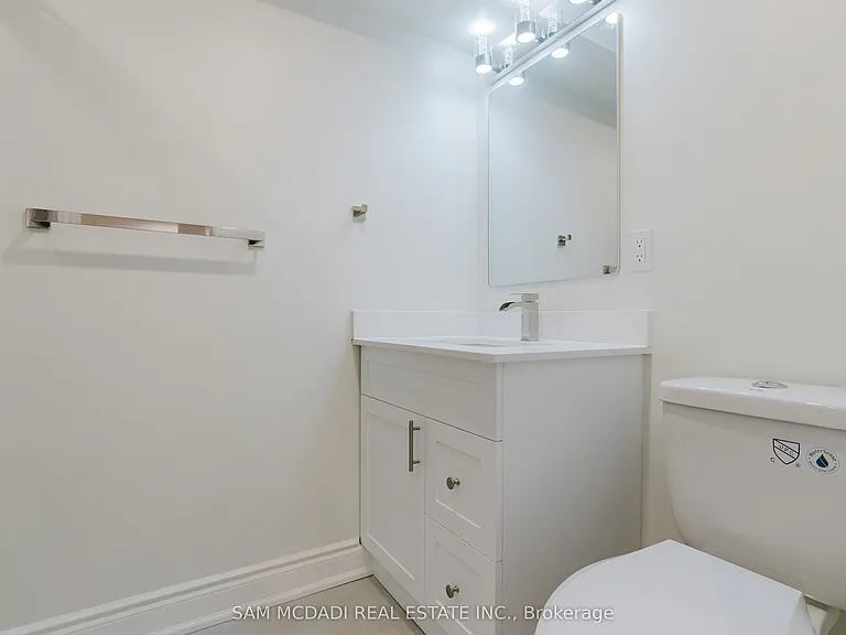 5489 Festival Dr — Photo 17