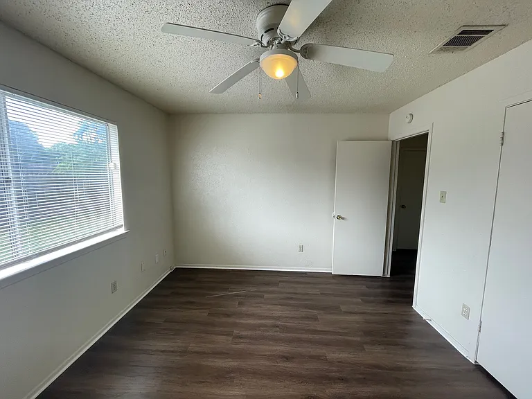 7603 Woodstone Cv #B — Photo 13