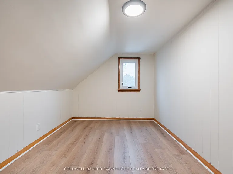 394 William St — Photo 15