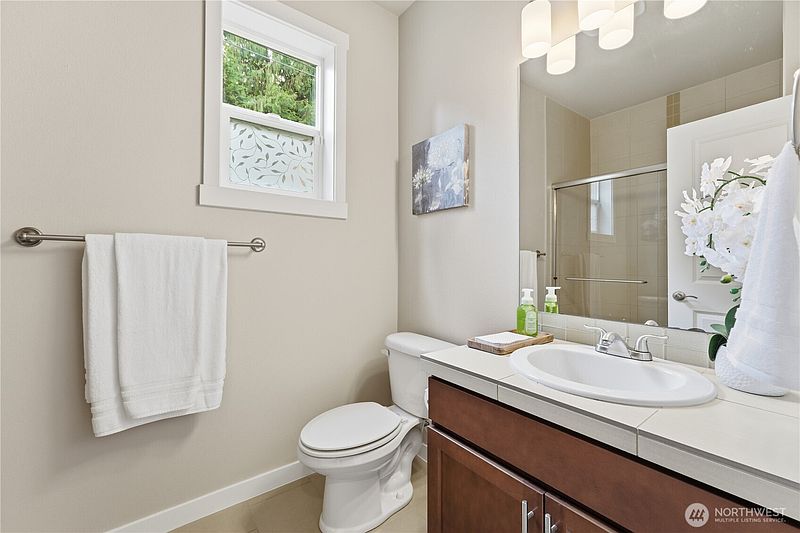 4th image of 16005 74th Avenue NE
