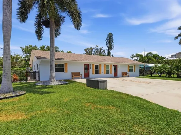 10121 46th Ave W, Bradenton, FL 34210