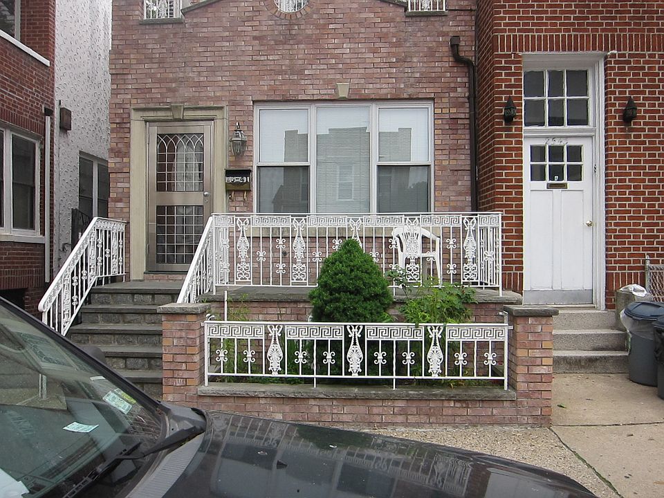 1st image of 2565 34th St #1