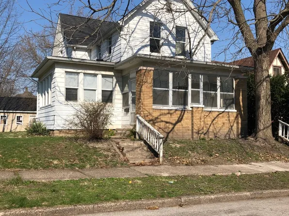 White House, 2333 5th St, Moline, IL 61265